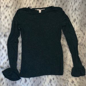 Green top, fun sleeve, gold threading